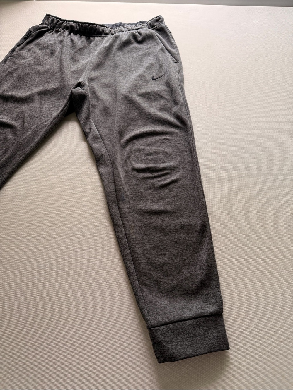 Nike Therma Fit Men’s Dark Gray Athletic Fleece Joggers